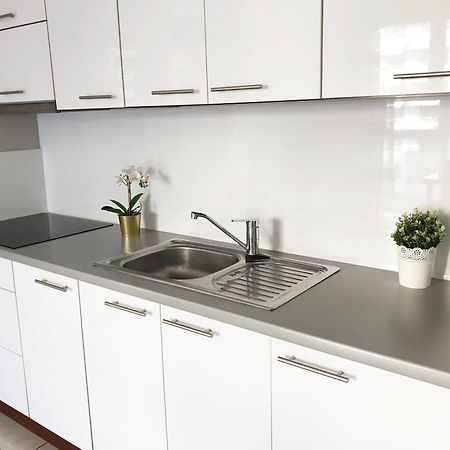 Al Krakowska 291A By Homeprime Varsavia Esterno foto
